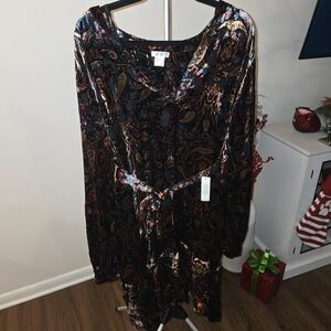 Elegant Paisley Velvet Midi Dress